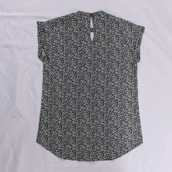 Express Animal Print Keyhole Blouse Top Women's Size Small Black and White - Picture 4 of 5